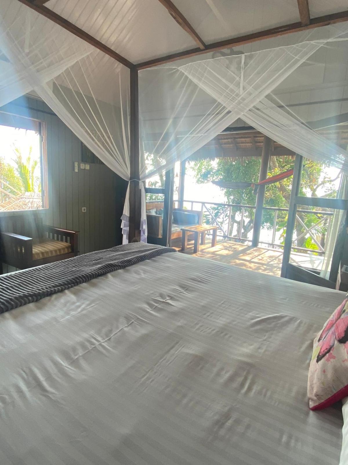 Nini'S Beach Bungalows Bira Room photo