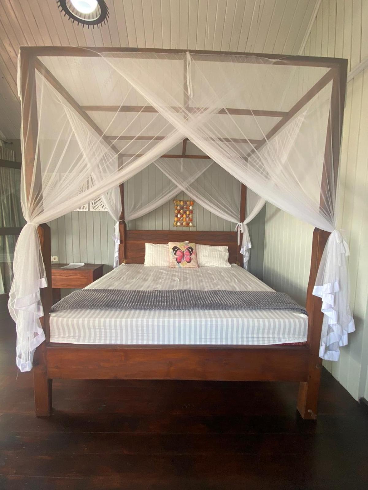 Nini'S Beach Bungalows Bira Room photo